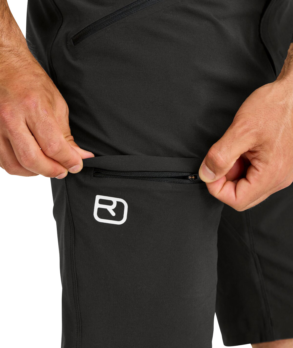 Brenta Shorts Herren black raven